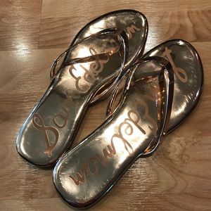 Sam Edelman rose gold flip flops